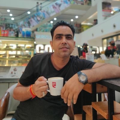 author , story teller , writer इसके अलावा घूमना ,फोटोग्राफी