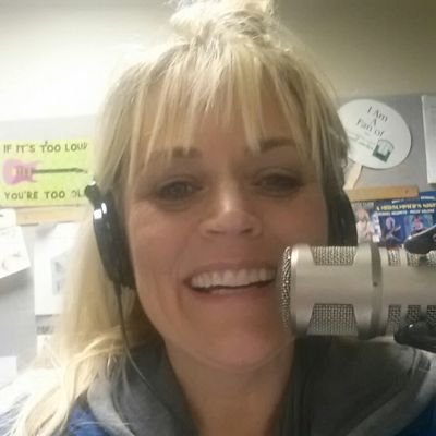 jenn_lumaye's profile picture. 