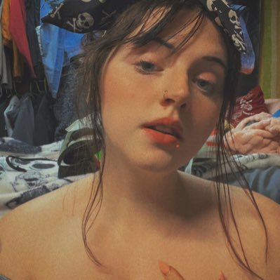 onlywearsvansx's profile picture. 23,tattooed, and can make a mean cup of coffee ☕️ gamer on switch and pc 🤌🏻🖤