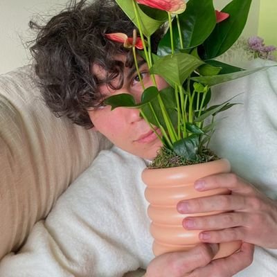 94sigarette's profile picture. dell'autunno amo solo te che mi ricordi la primavera