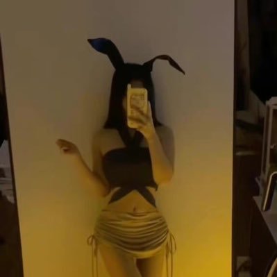 djAAStVt85moLvI's profile picture. 私信电报https://t.co/Wr3YEHaevg