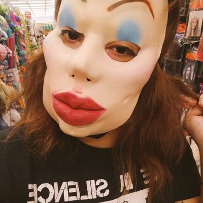 kasikasinadie's profile picture. Magíster en mentar madre.
No soy quien usted cree, soy peor.
Me gusta el sexo fuerte, las verdades gritadas y las locas BIEN locas.