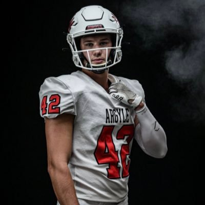 Argyle High School 2023 OLB/4⭐Rubio and Kohls LS 6’2 200 phone:503-444-1280 @meangreenFB commit 🟢🦅