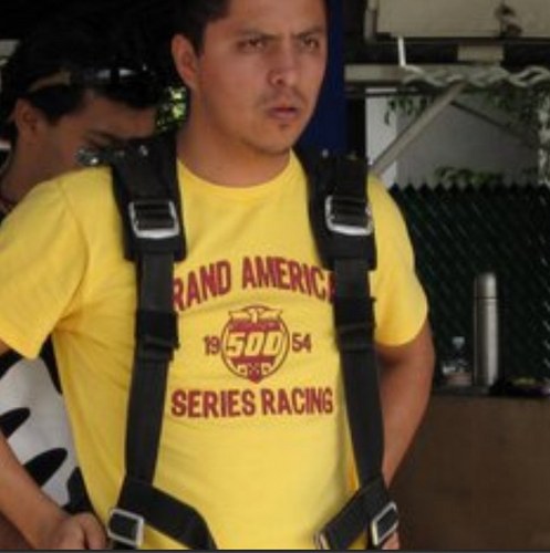 ElFerCG's profile picture. “Yo no creo en el paraíso, he vivido en este infierno, pero si tú representas el paraíso, llévame hasta allí.”