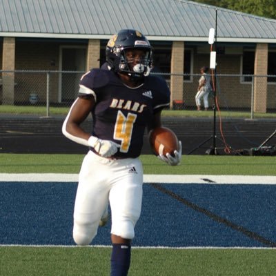 SJHS// Senior 🏈🏃🏾♂️ 2023 email: thomasmoorejr05@gmail.com 5’6 160lbs 40 time:4.62 | Gpa 2.4 | 269-252-0176