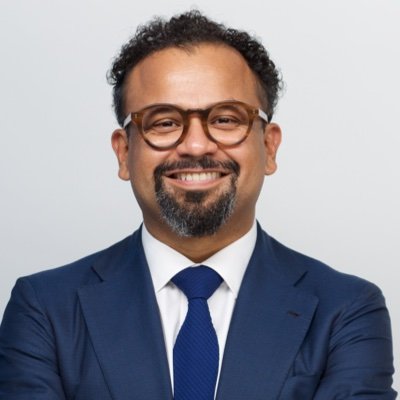 Luis Dávila Profile