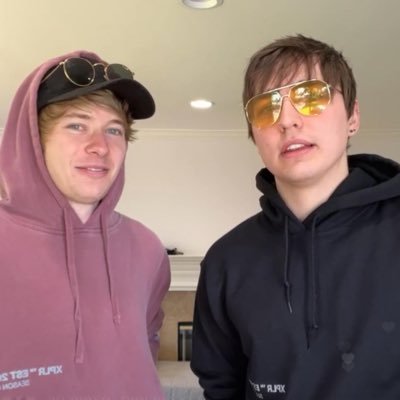 Fan of Sam and Colby !!! 🖤🤍