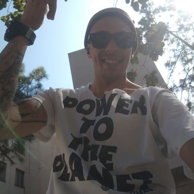 Amante dos Games, Gibis,HQ's,desenhos animados,animes, séries e é claro um bom filme,mas sem deixar a política, futebol,e atualidades,estou aqui dando o Pitaco!