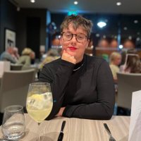 Rhi Storer (@rhistorerwrites) 's Twitter Profile