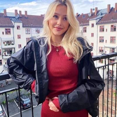 isabell93607828's profile picture. 