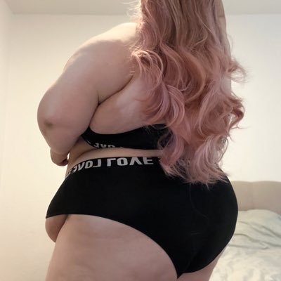 Your favorite feedee 🥰 Ssbbw Model   Curvage model (@ decode) 🔥  in the top 3.5% on OnlyFans