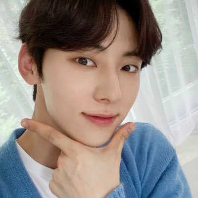 dest_mh's profile picture. 행복 뭐 별건가요 그냥 #황민현 하세요