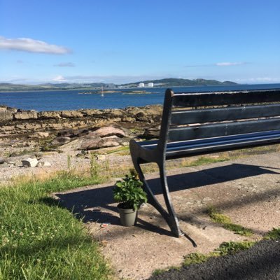 Showcasing the benches on Cumbrae, trying to make a permanent record. No longer updated - please find us on other social media!