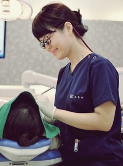 dentaldodam's profile picture. 안녕하세요^^ 치아미백을 전문으로 하는 종로구 관철동에 위치한 서울도담치과의원입니다.^^