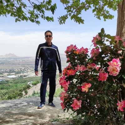 Kiarash_Ne's profile picture. 🍄🌱
💉🧫
🚢✈️🚂🚙⛺
🏊🎱🎲
🚶🍾🍷
با شما نامحرمان ما خامُشیم
⛔ورود عرزشی ممنوع⛔