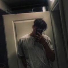مهما كانت أمنياتي مستحيلةسأظل أحلموأحلمفعند الله لا تموت الأمنيات