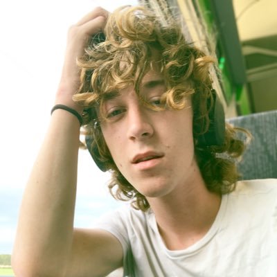 t_aseed's profile picture. Part time acting student, obsessive writer, full time loose cannon - I can’t afford a blue tick but no-ones pretending to be me anyway - check out my WIP on 👇