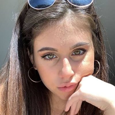 Veronic92146903's profile picture. 
