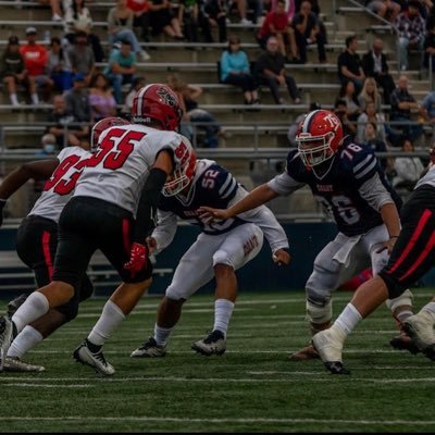 SBCC LB 220 6’3 | 3.0 GPA | 10-1 Beach Bowl Champion 💍 | 4x3 | Full Qualifier | 📲 7208087303