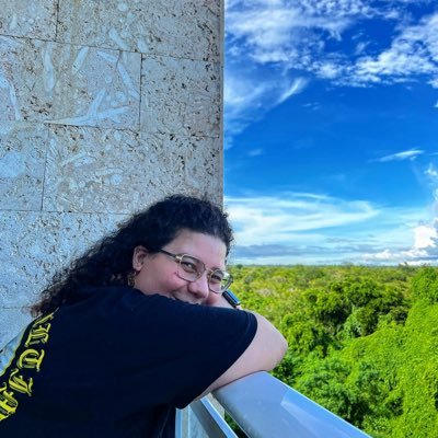 divinelyana's profile picture. •• Reiki Practitioner 🤍 Spiritual Health Practitioner •• A multifaceted account by a multifaceted woman 🌻