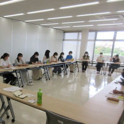 椙山女学園大学現代マネジメント学部で経済学を学んでいます。経済学の知識を実際の社会で活かすために、現地現物の精神で企業や地方自治体などと様々な取組を行っています。
<問合せ先>
〒464-8662 名古屋市千種区星が丘元町17-3
TEL 052-781-4652
hmizuno@sugiyama-u.ac.jp