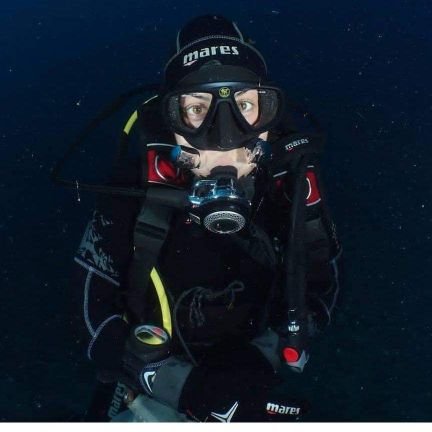 @AAUS diver 
Studying #seaweeds in the #MedSea and their #ecosystemfunctions under #climatechange