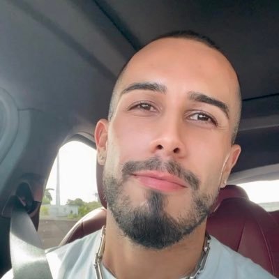 He/Him | San Juan, PR 🇵🇷| Not the average Gemini ♊️ | Random shit I hear, some thoughts or lyrics to music I listen.