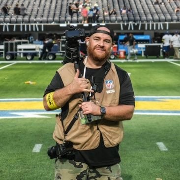 NFL Sideline photographer covering the #Raiders since 2002, Owner and Sports Director of @SBReport & @Raiderfans #RaiderNation #RepBX NJ ➡️ CA ➡️ HI