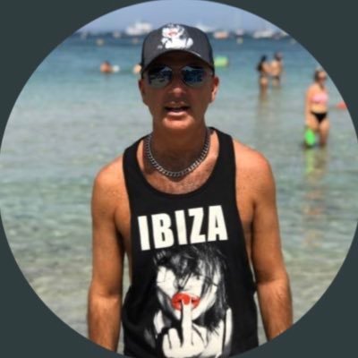 Sergio, an italian guy who loves #Music #Ibiza #Europe #TheAmbassador #English #Translator #Teacher #ItaliansAbroad Tweets only in English, Italian, Portuguese.