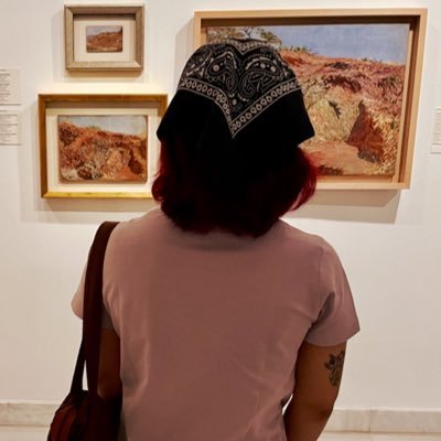 Small but deadly. Big passion for Art, Shrek, Calvin Harris and The sims :)
