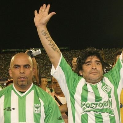 Seminarista y estudiante de filosofia,
hincha de Atletico Nacional,
Rionegro-Antioquia.
Solo Dios basta.
COLOMBIA 🇨🇴