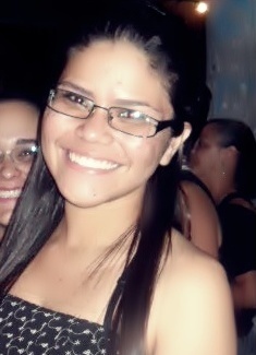 Letícia Maxinne,16,virginiana,solteira,corinthiana,feliz,ciumenta,chorona,sentimental,tímida,romântica,bipolar,música,livros, ..  follow-me? *-*