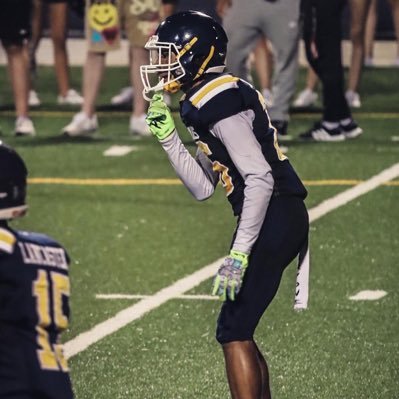 6’0 170lb DB , email~ brendenalexander34@gmail.com check out my hudl- https://t.co/liSvXVV3Fg