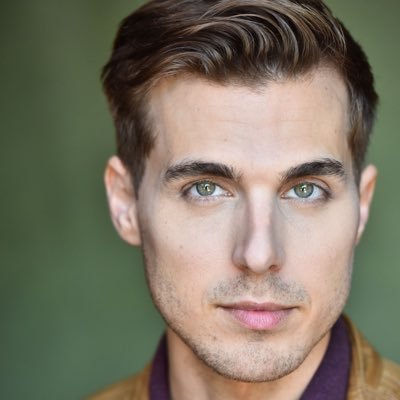 Ⓥ Official Twitter for Actor Cody Linley