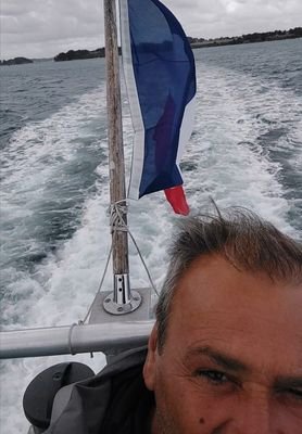 Photographe amateur
voyageur professionnel
Humoriste cinglant voir cassant intermittent
créateur de
#LesBlaguesDeMarkkus