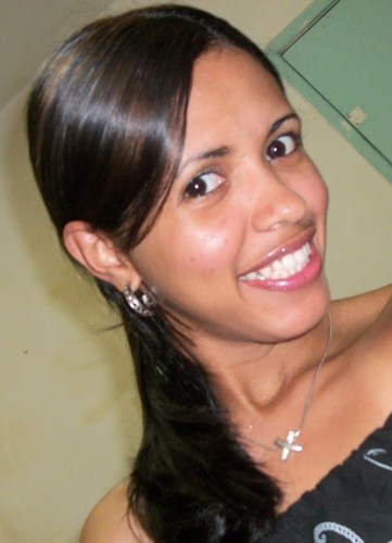 Sou Marina tenho 22 anos ...sou evangelica..sou tecnica em nutriçao gosto de ler,escultar musica.
trabalho,namoro...Amo meu jesus..minha familia..minha vida
