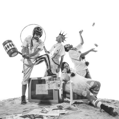 mantequillarock's profile picture. El Último Circo 🎪 Out now 🔻