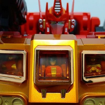 トランスフォーマーとかロボット関係好きです。