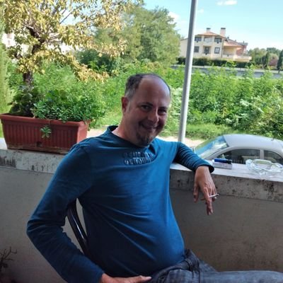 Check73179492's profile picture. Si può percorrere la strada soltanto se si vede