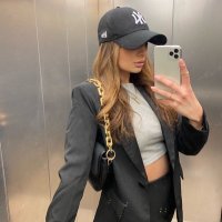 carli 🖤 (@ladivadiche) 's Twitter Profile Photo