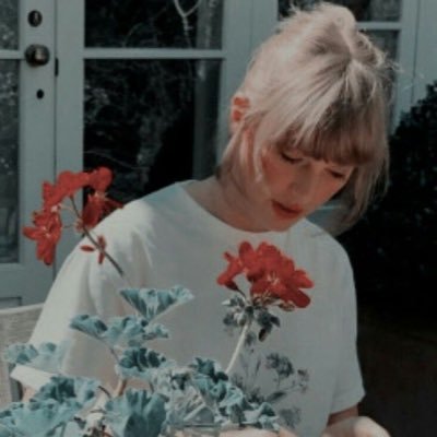 magicxxmadness's profile picture. ೃ⁀➷ speak now stan