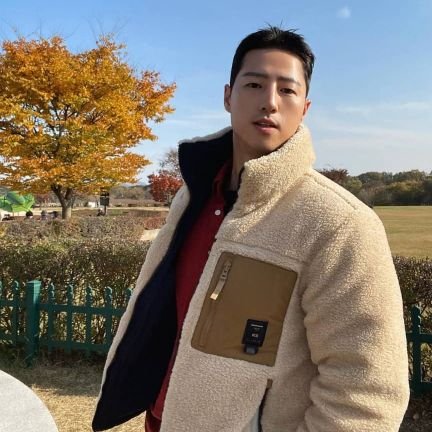 DoYun71492043's profile picture. 