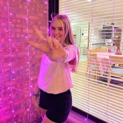 Alyssaskiee's profile picture. 