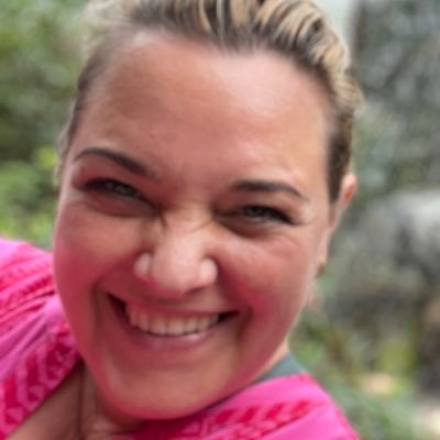 #Moderatorin #DigitalMediaExpert #PRStrategy #schreiben 👉🏻 https://t.co/B1YDpgMVIb