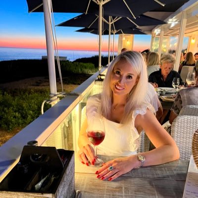 | Elvet Strider 🏃🏼‍♀️ | Home Maker 🏡 | Veuve Lover 🍾| Loyalty is everything ✌🏼️| SAFC 🔴⚪️| Key to happiness...stay the hell away from morons 👌🏼|