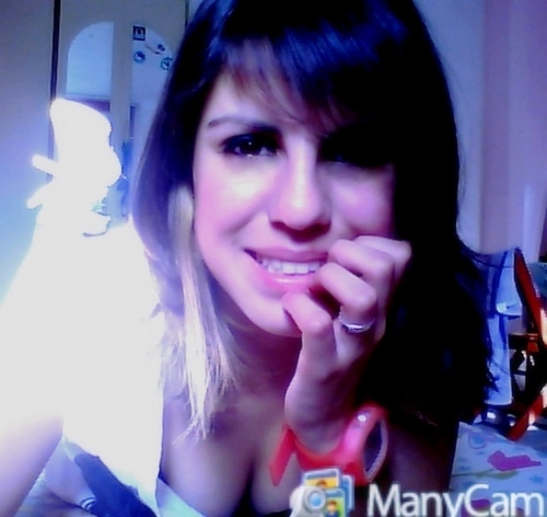 _lauranataliaa's profile picture. Mas um dia você vai acordar para ver que dormir é desculpa para quem tem medo de viver !