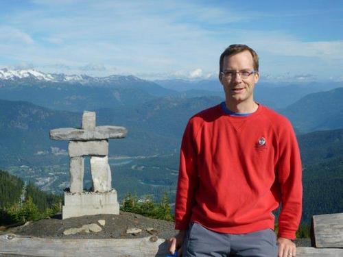Blogger that runs http://t.co/lsQ0nLY5FF - a Canadian blog about saving money, investing, budgeting, and how to earn more money. Just for Canucks.