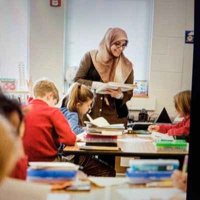 Laleh114000's profile picture. "💕Mom | 💑Wife | 🍎Teacher | 🌟Student Advocate | 🎨Watercolor Artist ✨ 🌈✏️🖌️" . @HSG_UT