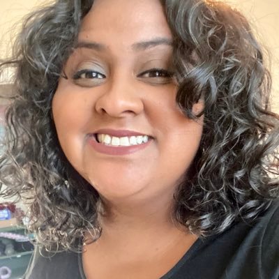VTheCounselor's profile picture. CounSELor 😎#Year11 in education 🍎 social justice advocate #blm✊🏽plant and cat mom 🌿🐱living my life it’s golden 💁🏽‍♀️