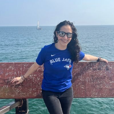 karvila8's profile picture. Mercadóloga | lunática | melómana